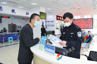 &ldquo;真心服务&rdquo;换来群众&ldquo;满意指数&rdquo; --访&ldquo;岗位学雷锋示范点&rdquo;区公安局交巡警支队车管所